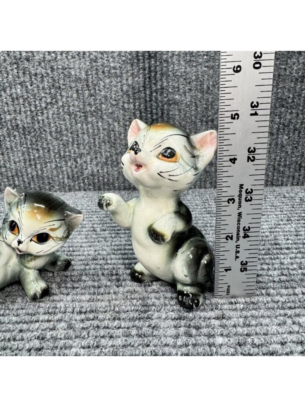 Vintage Cat Kitten Figurine Pair Japan Ceramic Gray Tabby Scratching Face Glazed - Picture 8 of 10
